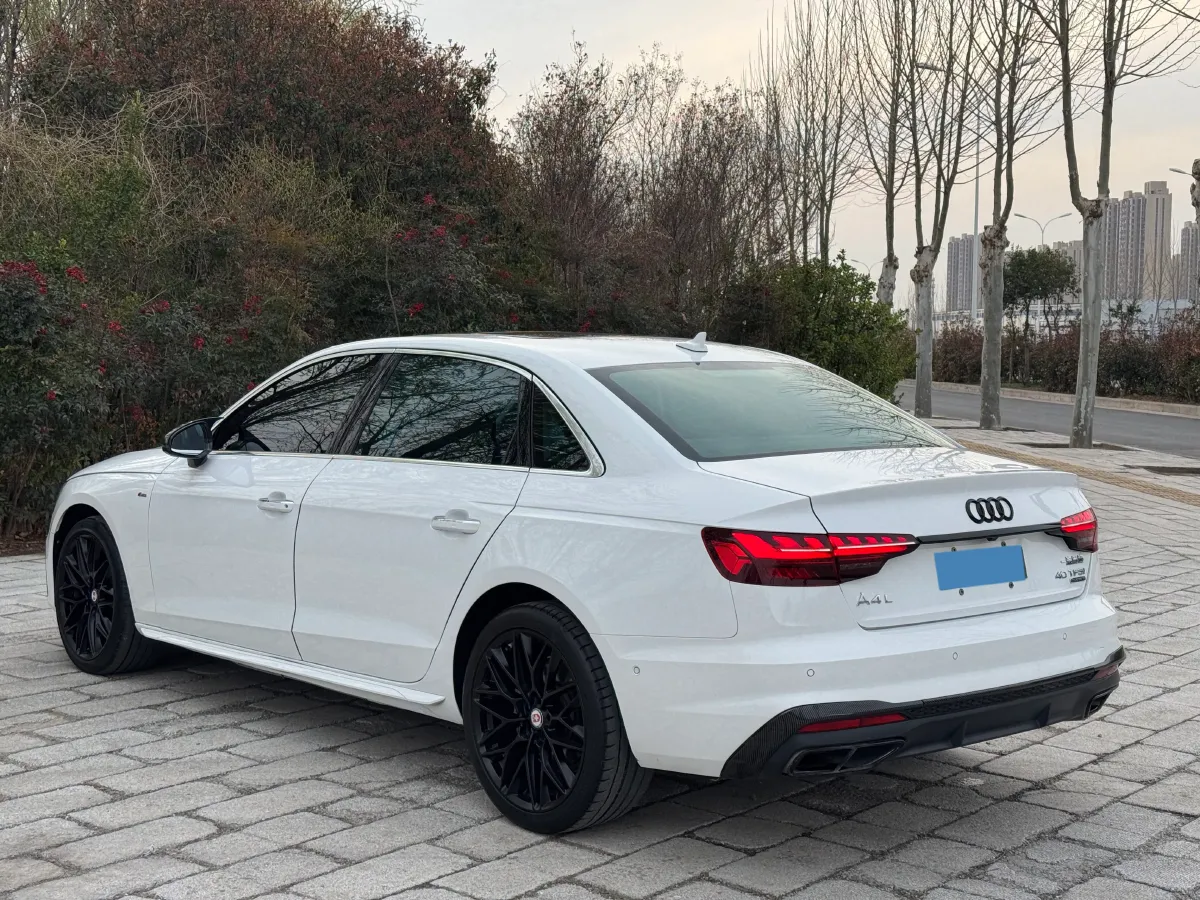 2020 Audi A4L 2.0T 190HP L4 7DCT,autocango,china used car exporter,china ev exporter,chinese used car exporter,chinese used ev exporter