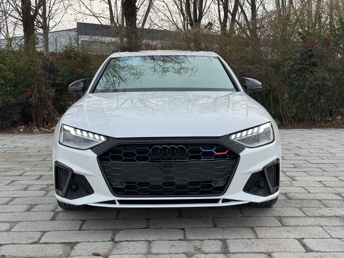 2020 Audi A4L 2.0T 190HP L4 7DCT,autocango,china used car exporter,china ev exporter,chinese used car exporter,chinese used ev exporter