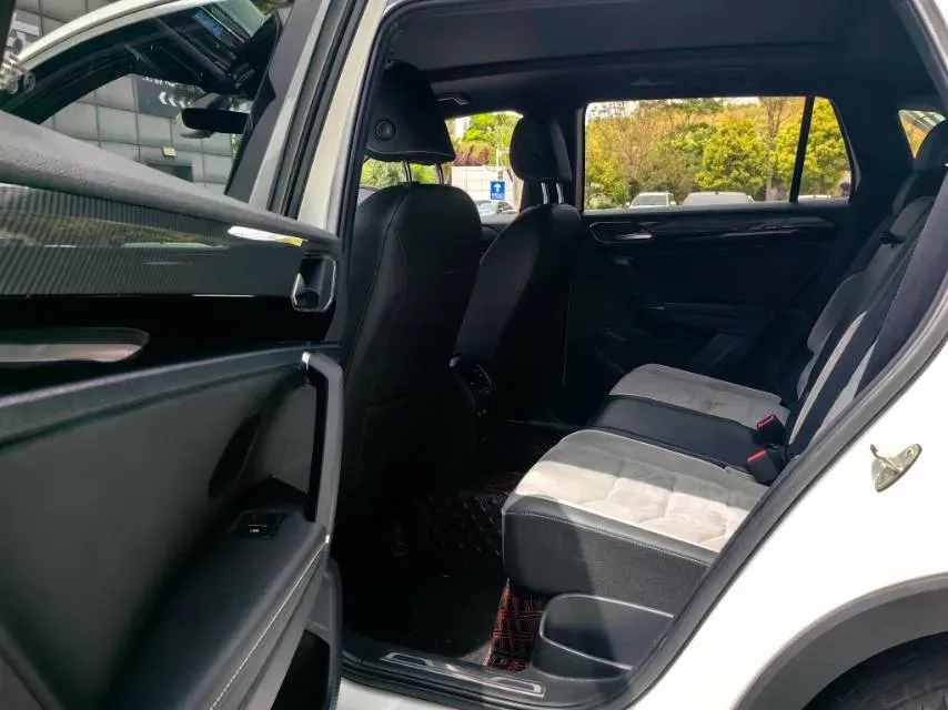 2021 Volkswagen Tayron 2.0T 220HP L4 7DCT,autocango,china used car exporter,china ev exporter,chinese used car exporter,chinese used ev exporter