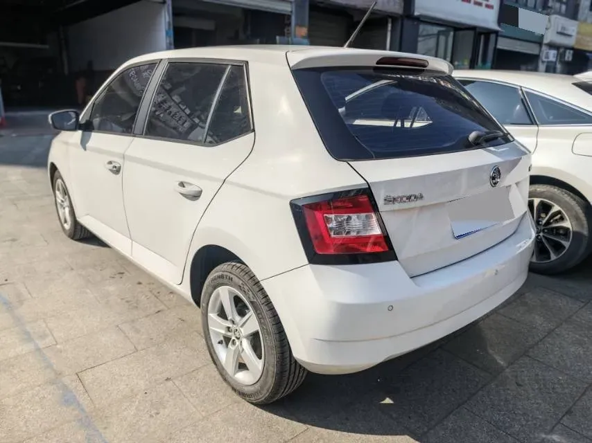 2017 Skoda Fabia 1.4L 90HP L4 6AT,autocango,china used car exporter,china ev exporter,chinese used car exporter,chinese used ev exporter