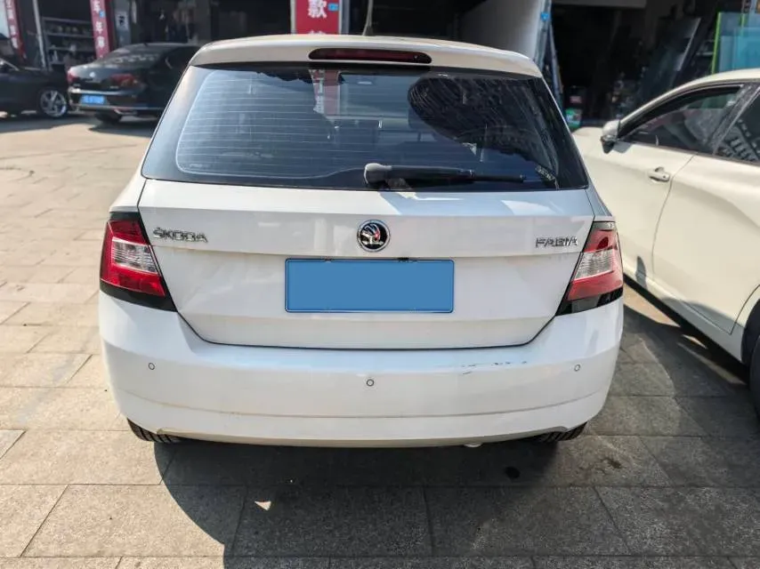 2017 Skoda Fabia 1.4L 90HP L4 6AT,autocango,china used car exporter,china ev exporter,chinese used car exporter,chinese used ev exporter