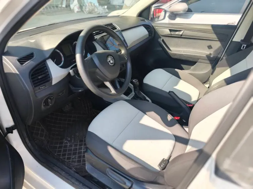 2017 Skoda Fabia 1.4L 90HP L4 6AT,autocango,china used car exporter,china ev exporter,chinese used car exporter,chinese used ev exporter