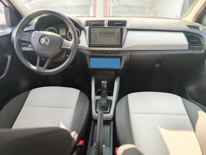 2017 Skoda Fabia 1.4L 90HP L4 6AT,autocango,china used car exporter,china ev exporter,chinese used car exporter,chinese used ev exporter