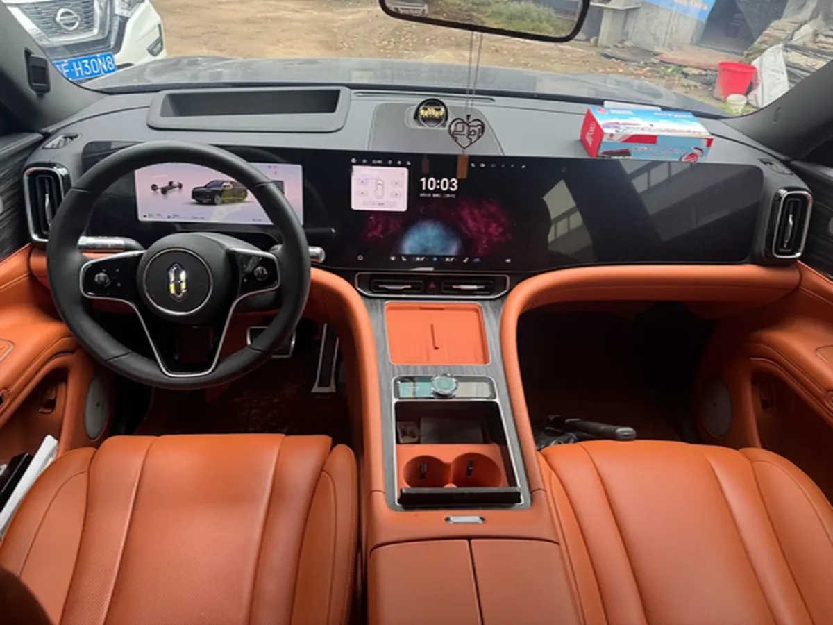 2025 AITO AITO M9 REEV 160HP REEV 52KWH,autocango,china used car exporter,china ev exporter,chinese used car exporter,chinese used ev exporter