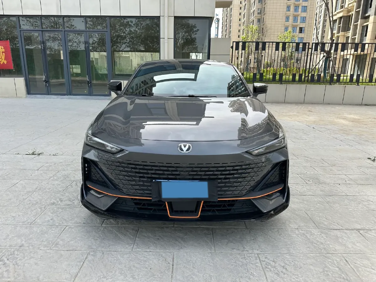 2023 ChangAn UNI-V 1.5T 188HP L4 7DCT,autocango,china used car exporter,china ev exporter,chinese used car exporter,chinese used ev exporter
