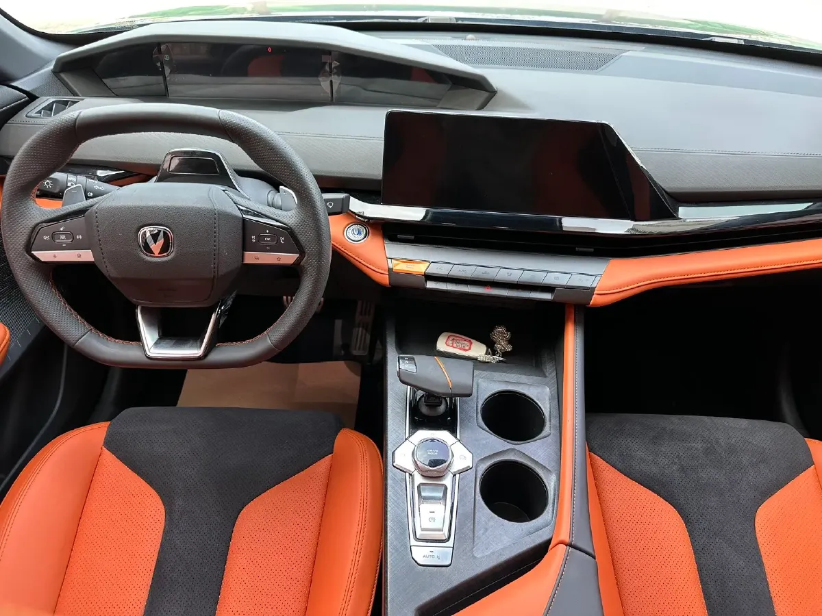 2023 ChangAn UNI-V 1.5T 188HP L4 7DCT,autocango,china used car exporter,china ev exporter,chinese used car exporter,chinese used ev exporter