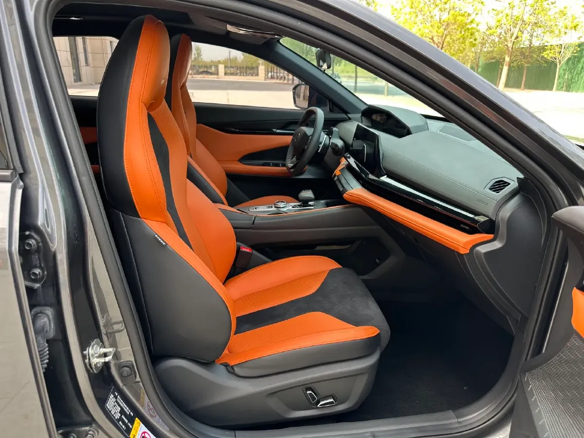 2023 ChangAn UNI-V 1.5T 188HP L4 7DCT,autocango,china used car exporter,china ev exporter,chinese used car exporter,chinese used ev exporter