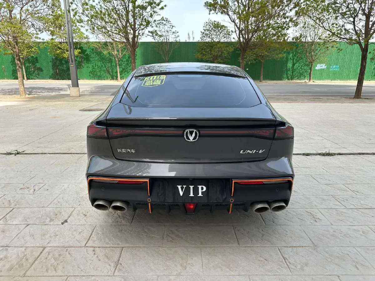 2023 ChangAn UNI-V 1.5T 188HP L4 7DCT,autocango,china used car exporter,china ev exporter,chinese used car exporter,chinese used ev exporter