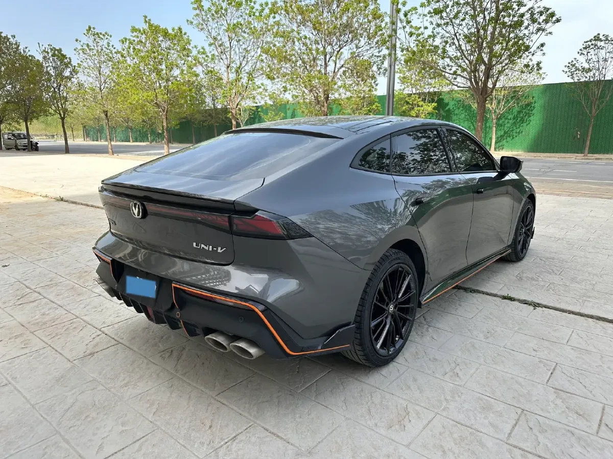 2023 ChangAn UNI-V 1.5T 188HP L4 7DCT,autocango,china used car exporter,china ev exporter,chinese used car exporter,chinese used ev exporter