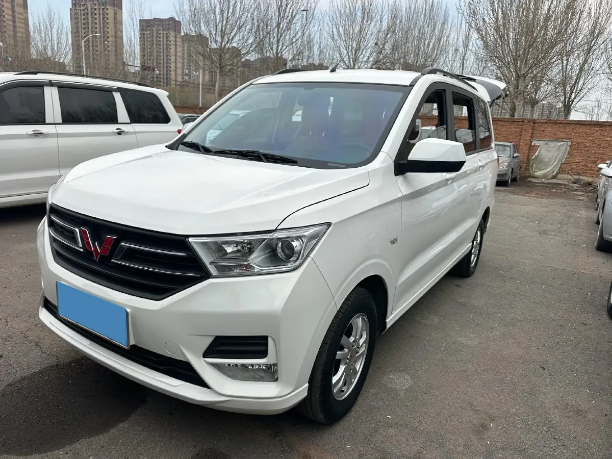 2021 WuLing HongGuang 1.5L 99HP L4 6MT,autocango,china used car exporter,china ev exporter,chinese used car exporter,chinese used ev exporter