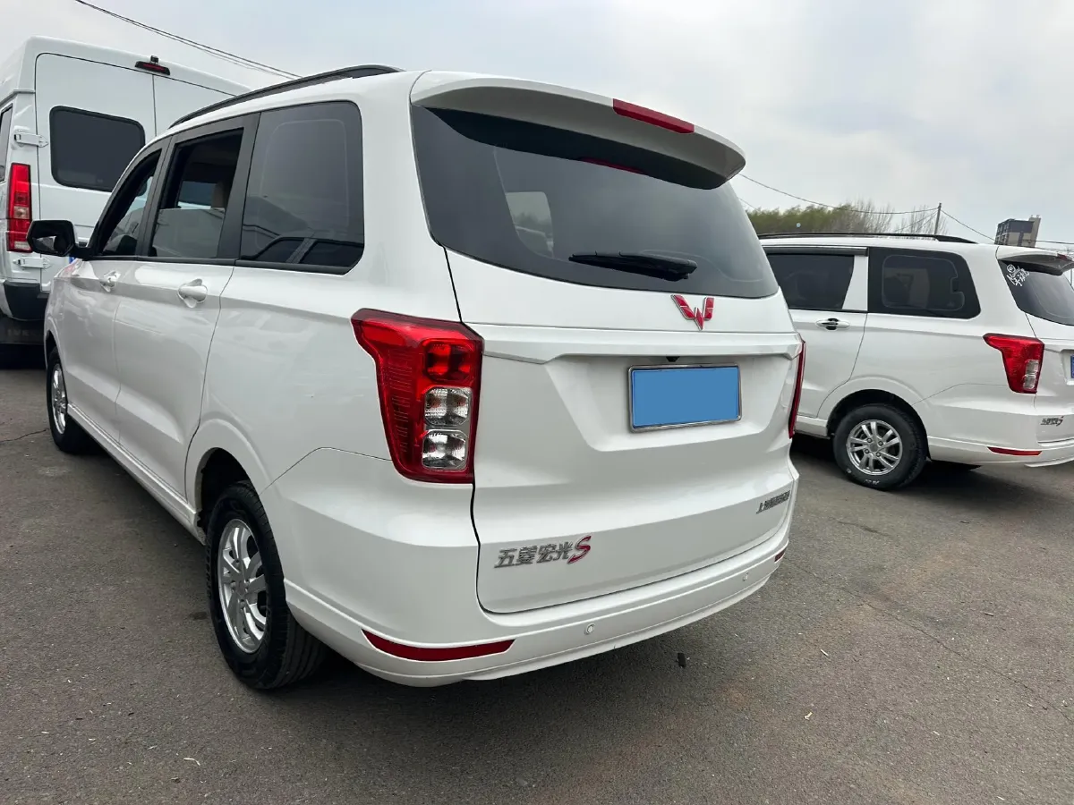 2021 WuLing HongGuang 1.5L 99HP L4 6MT,autocango,china used car exporter,china ev exporter,chinese used car exporter,chinese used ev exporter