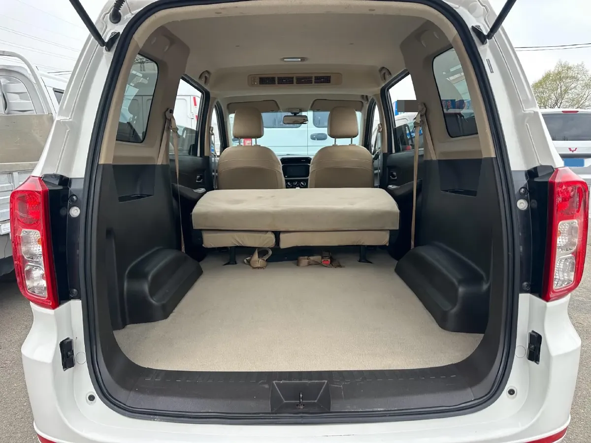 2021 WuLing HongGuang 1.5L 99HP L4 6MT,autocango,china used car exporter,china ev exporter,chinese used car exporter,chinese used ev exporter