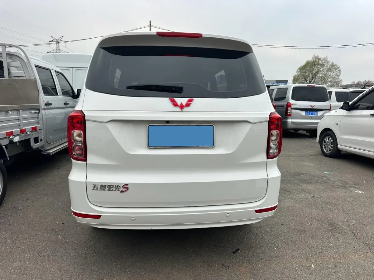 2021 WuLing HongGuang 1.5L 99HP L4 6MT,autocango,china used car exporter,china ev exporter,chinese used car exporter,chinese used ev exporter