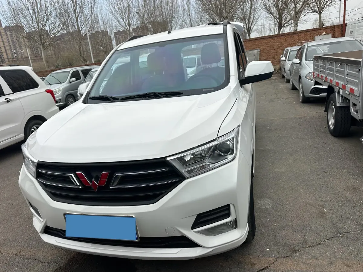 2021 WuLing HongGuang 1.5L 99HP L4 6MT,autocango,china used car exporter,china ev exporter,chinese used car exporter,chinese used ev exporter