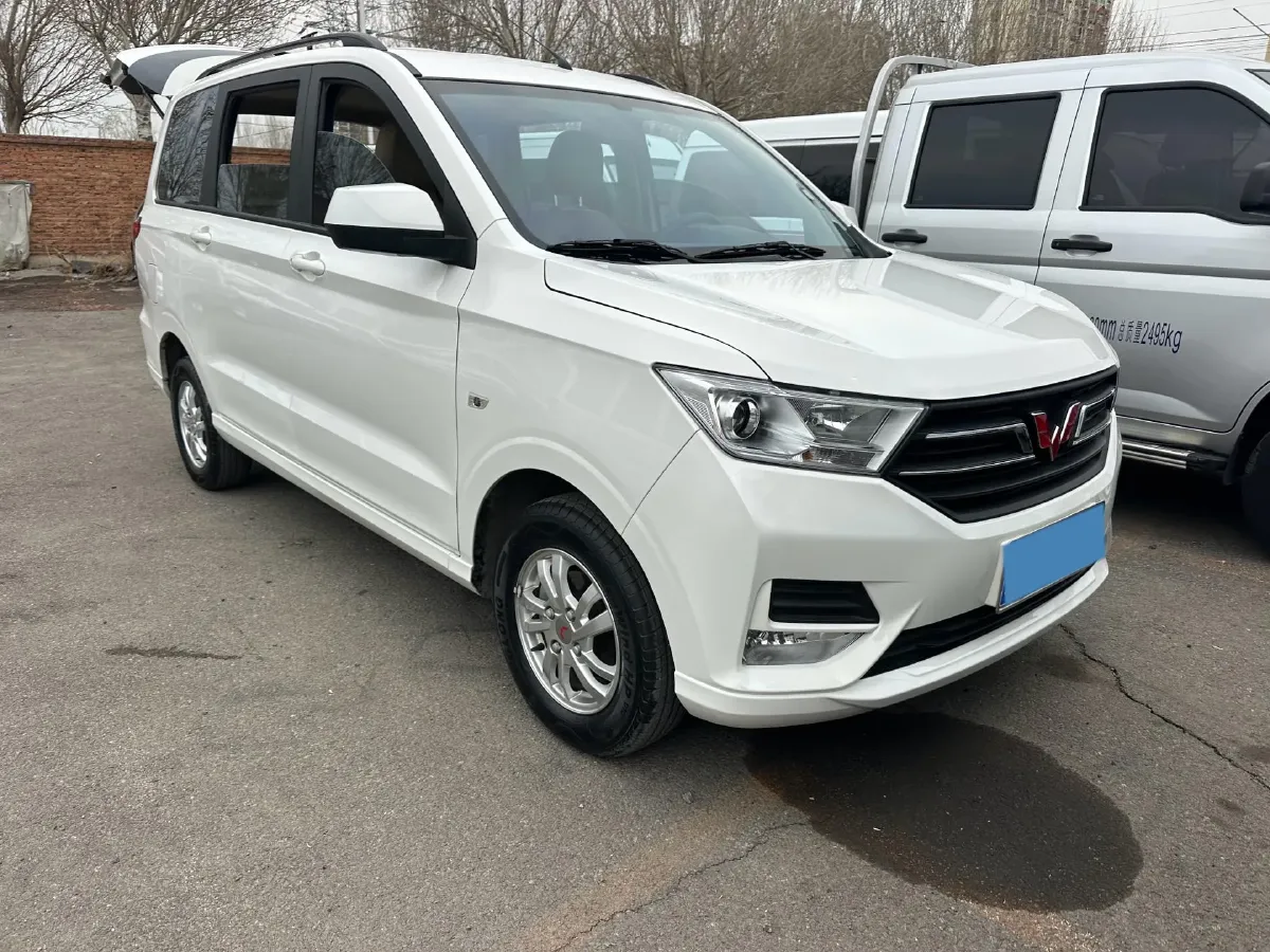 2021 WuLing HongGuang 1.5L 99HP L4 6MT,autocango,china used car exporter,china ev exporter,chinese used car exporter,chinese used ev exporter