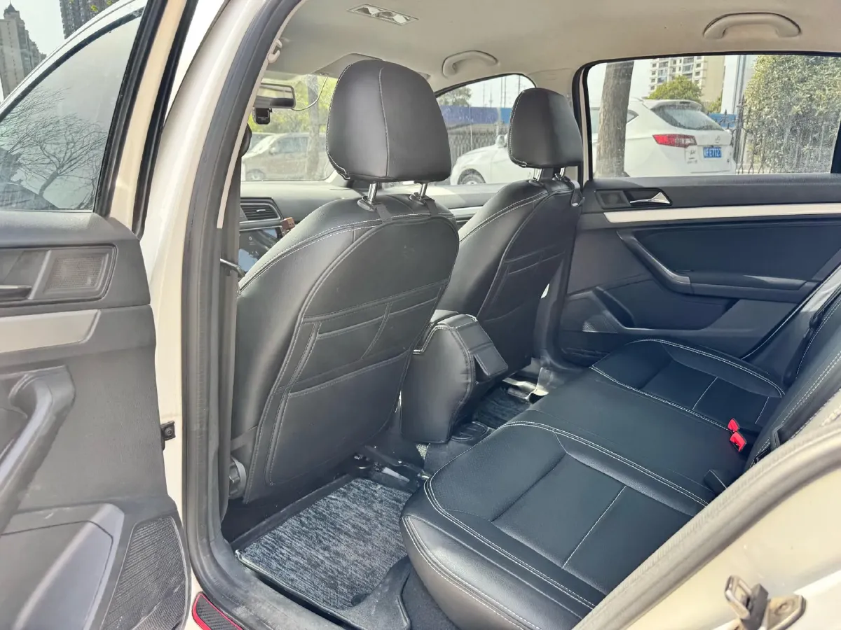 2017 Volkswagen Lavida 1.6L 110HP L4 6AT,autocango,china used car exporter,china ev exporter,chinese used car exporter,chinese used ev exporter