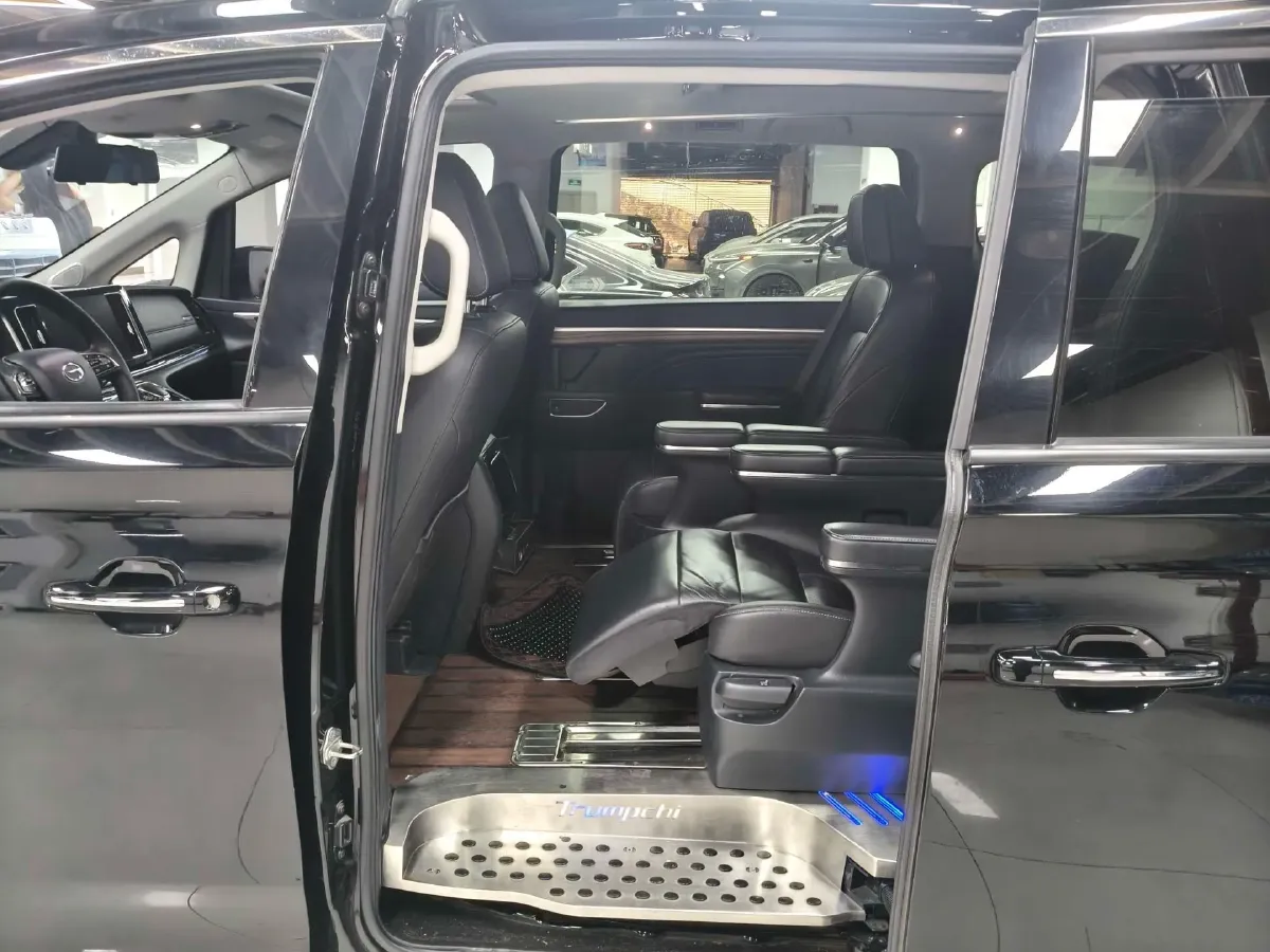 2021 GAC Trumpchi M8 2.0T 252HP L4 8AT,autocango,china used car exporter,china ev exporter,chinese used car exporter,chinese used ev exporter