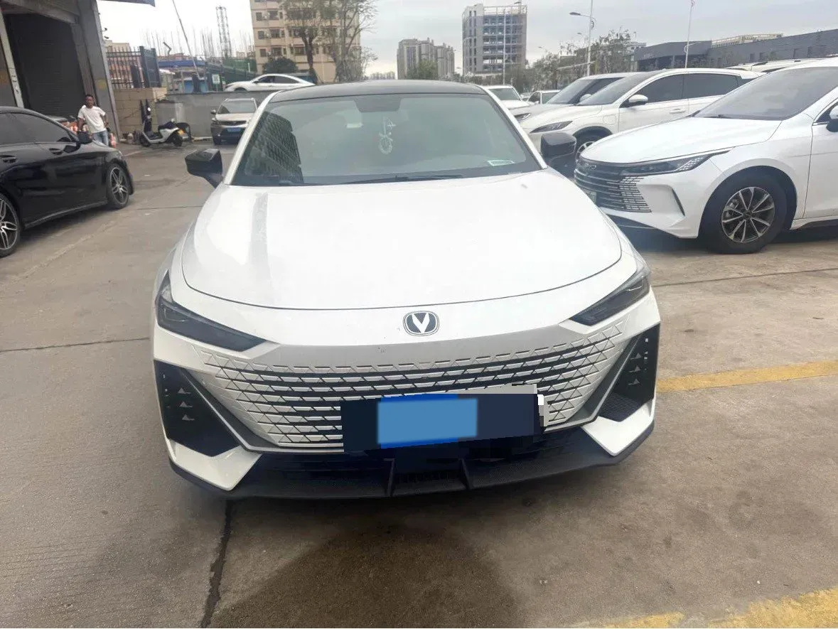 2022 ChangAn UNI-V 1.5T 188HP L4 7DCT,autocango,china used car exporter,china ev exporter,chinese used car exporter,chinese used ev exporter