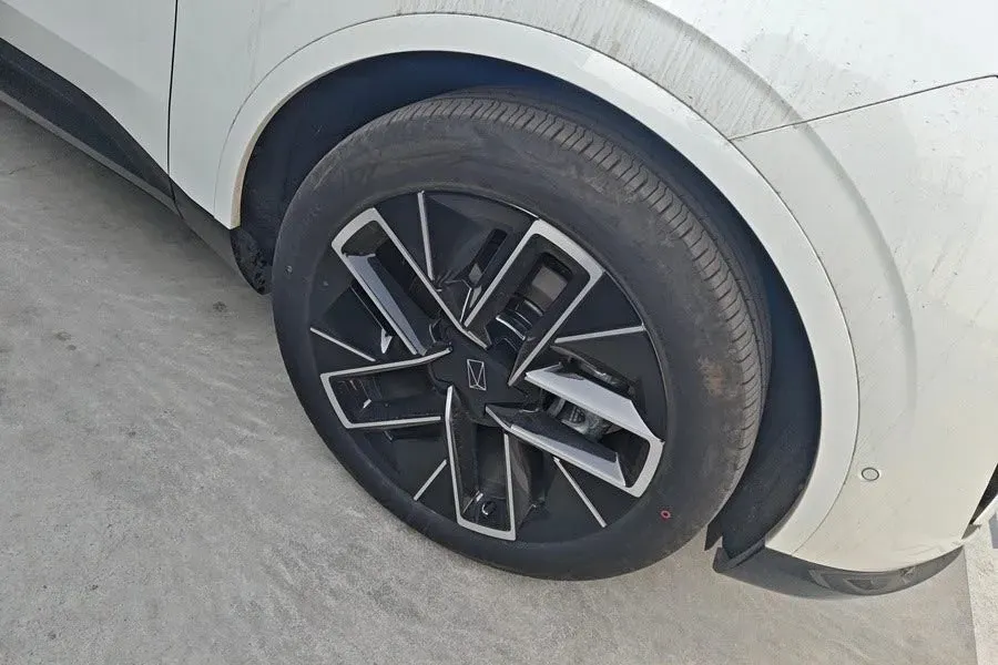 2025 Avatr 11 1.5T 156HP L4 REEV,autocango,china used car exporter,china ev exporter,chinese used car exporter,chinese used ev exporter