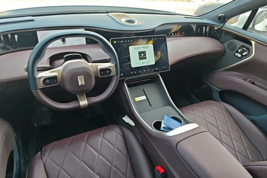 2025 Avatr 11 1.5T 156HP L4 REEV,autocango,china used car exporter,china ev exporter,chinese used car exporter,chinese used ev exporter