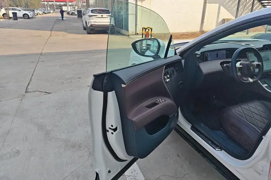 2025 Avatr 11 1.5T 156HP L4 REEV,autocango,china used car exporter,china ev exporter,chinese used car exporter,chinese used ev exporter