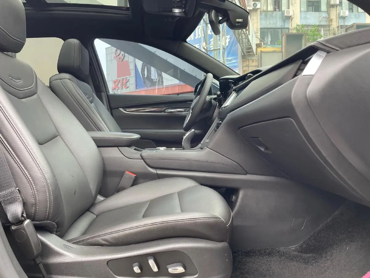 2021 Cadillac XT5 2.0T 237HP L4 9AT,autocango,china used car exporter,china ev exporter,chinese used car exporter,chinese used ev exporter