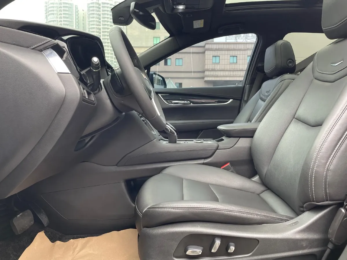 2021 Cadillac XT5 2.0T 237HP L4 9AT,autocango,china used car exporter,china ev exporter,chinese used car exporter,chinese used ev exporter