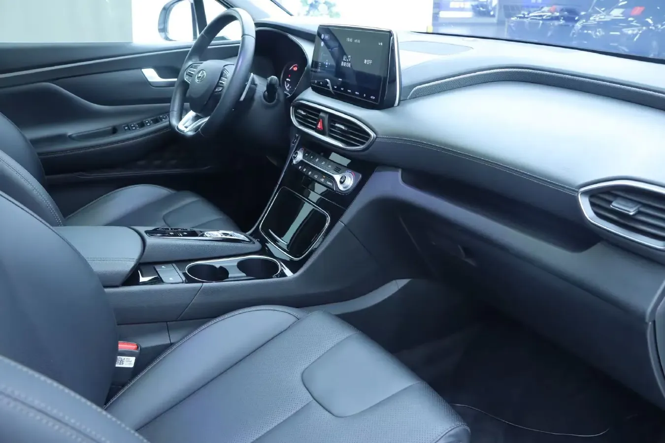 2019 Hyundai Santafe 2.0T 240HP L4 8AT,autocango,china used car exporter,china ev exporter,chinese used car exporter,chinese used ev exporter