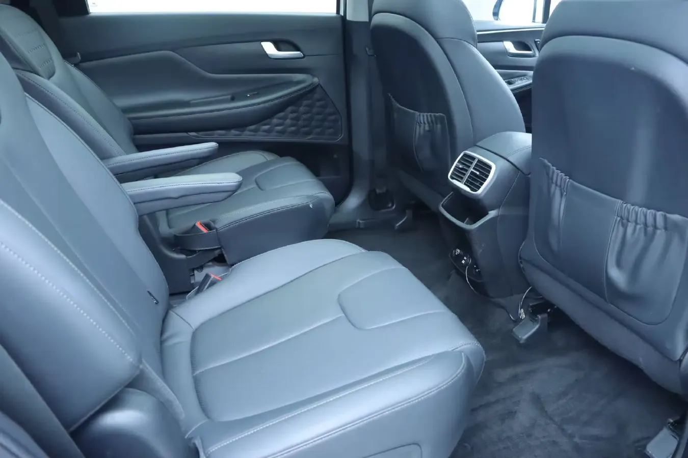 2019 Hyundai Santafe 2.0T 240HP L4 8AT,autocango,china used car exporter,china ev exporter,chinese used car exporter,chinese used ev exporter