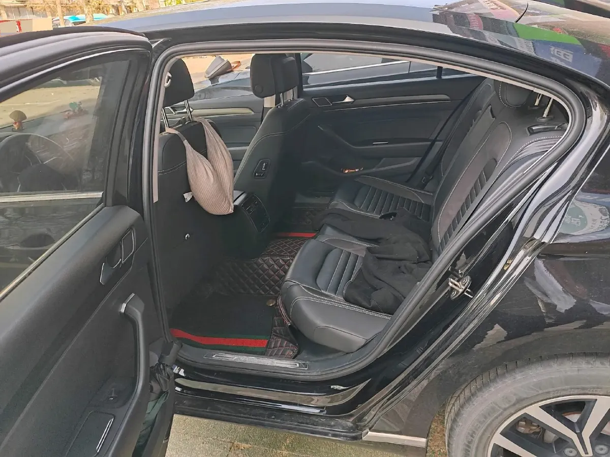 2020 Volkswagen Magotan 2.0T 186HP L4 7DCT,autocango,china used car exporter,china ev exporter,chinese used car exporter,chinese used ev exporter