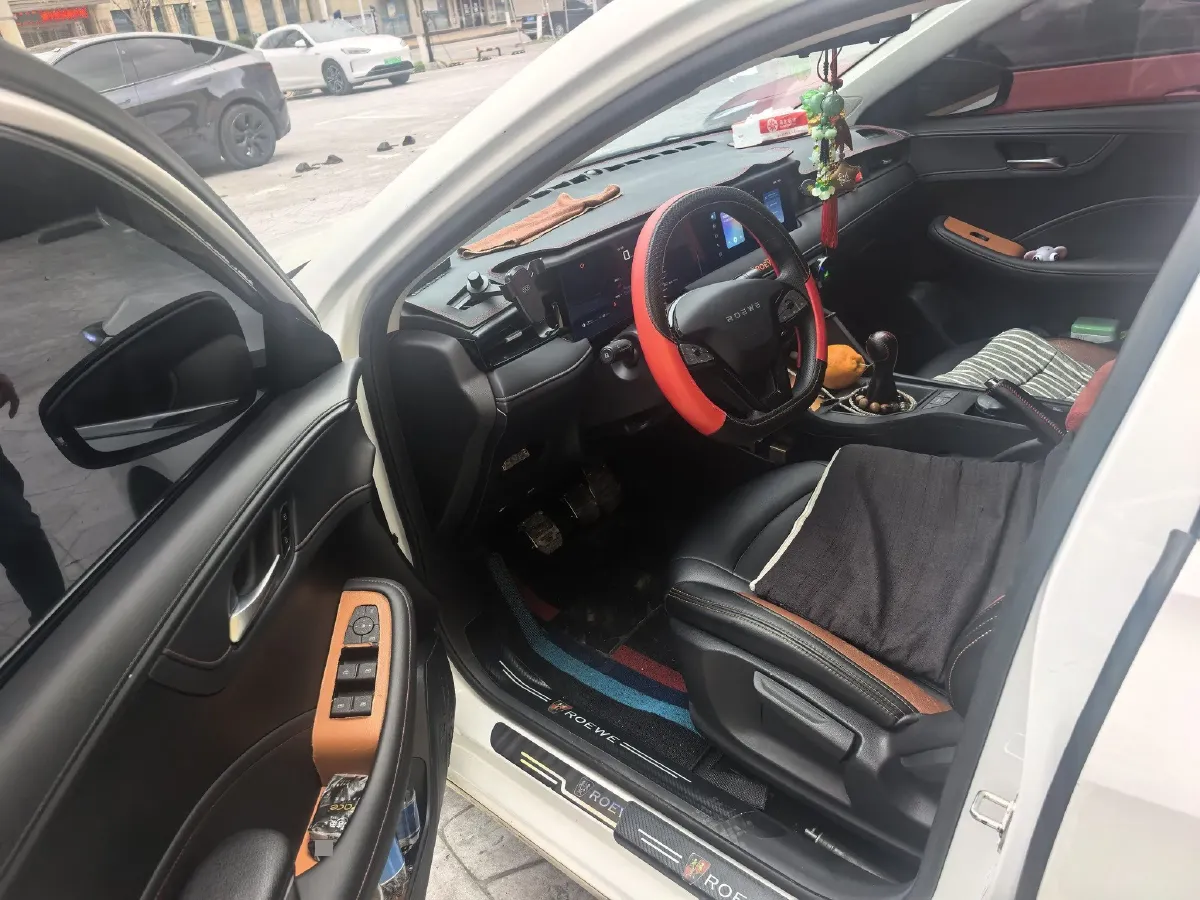 2023 Roewe i5 1.5L 129HP L4 5MT,autocango,china used car exporter,china ev exporter,chinese used car exporter,chinese used ev exporter