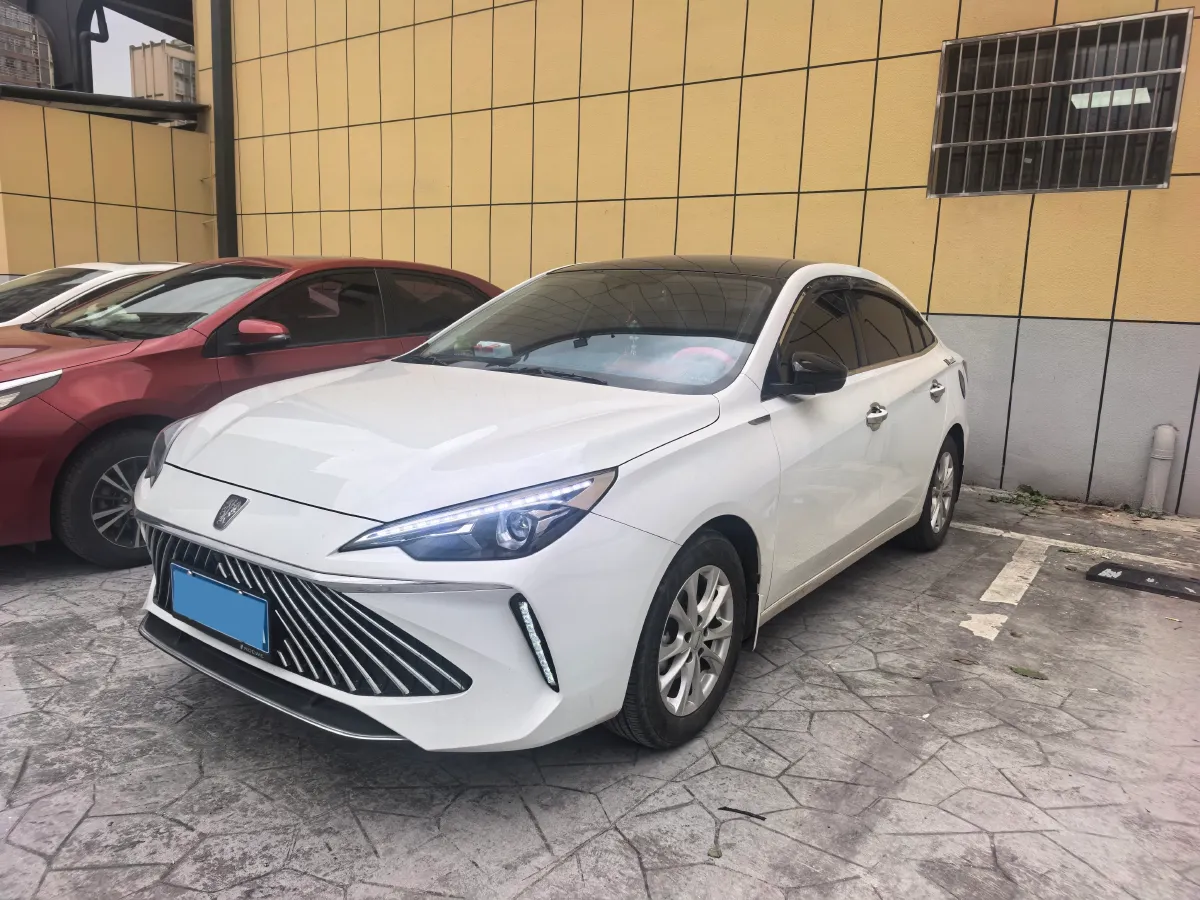 2023 Roewe i5 1.5L 129HP L4 5MT,autocango,china used car exporter,china ev exporter,chinese used car exporter,chinese used ev exporter