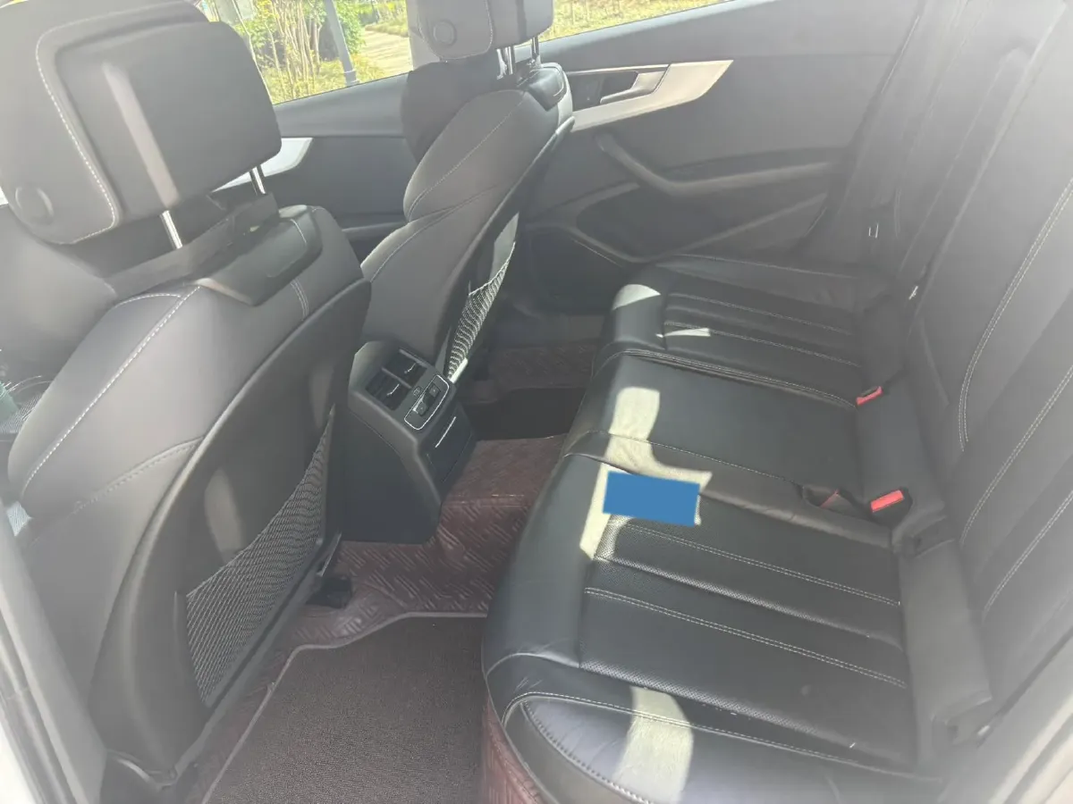 2020 Audi A4L 2.0T 190HP L4 7DCT,autocango,china used car exporter,china ev exporter,chinese used car exporter,chinese used ev exporter