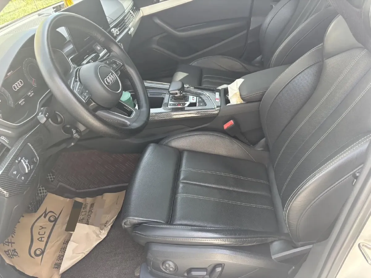 2020 Audi A4L 2.0T 190HP L4 7DCT,autocango,china used car exporter,china ev exporter,chinese used car exporter,chinese used ev exporter