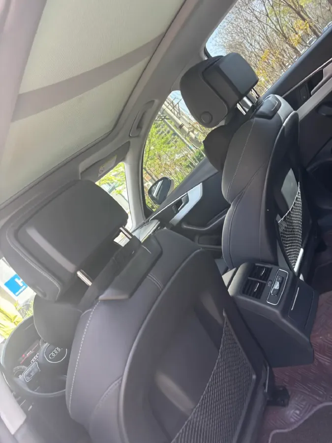 2020 Audi A4L 2.0T 190HP L4 7DCT,autocango,china used car exporter,china ev exporter,chinese used car exporter,chinese used ev exporter