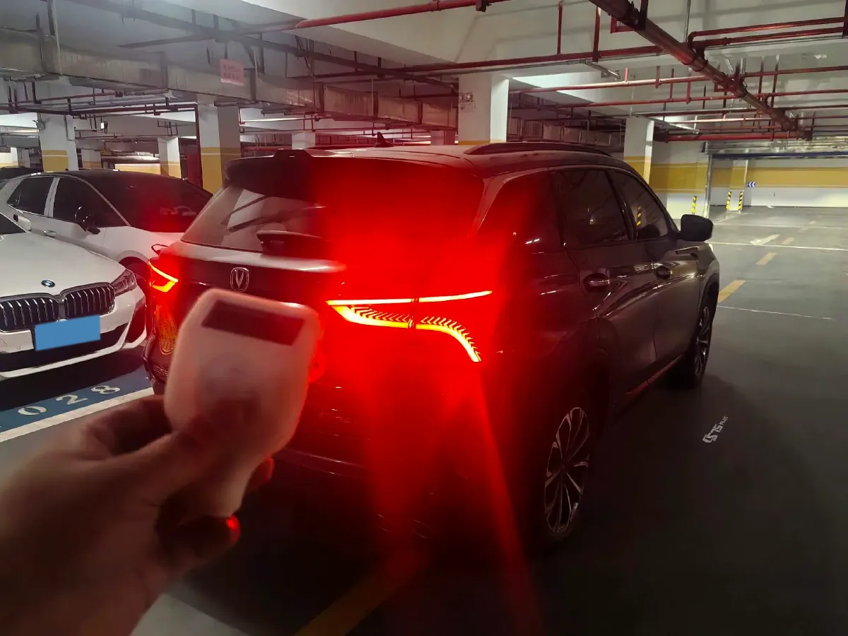 2021 ChangAn CS75 Plus 2.0T 233HP L4 8AT,autocango,china used car exporter,china ev exporter,chinese used car exporter,chinese used ev exporter