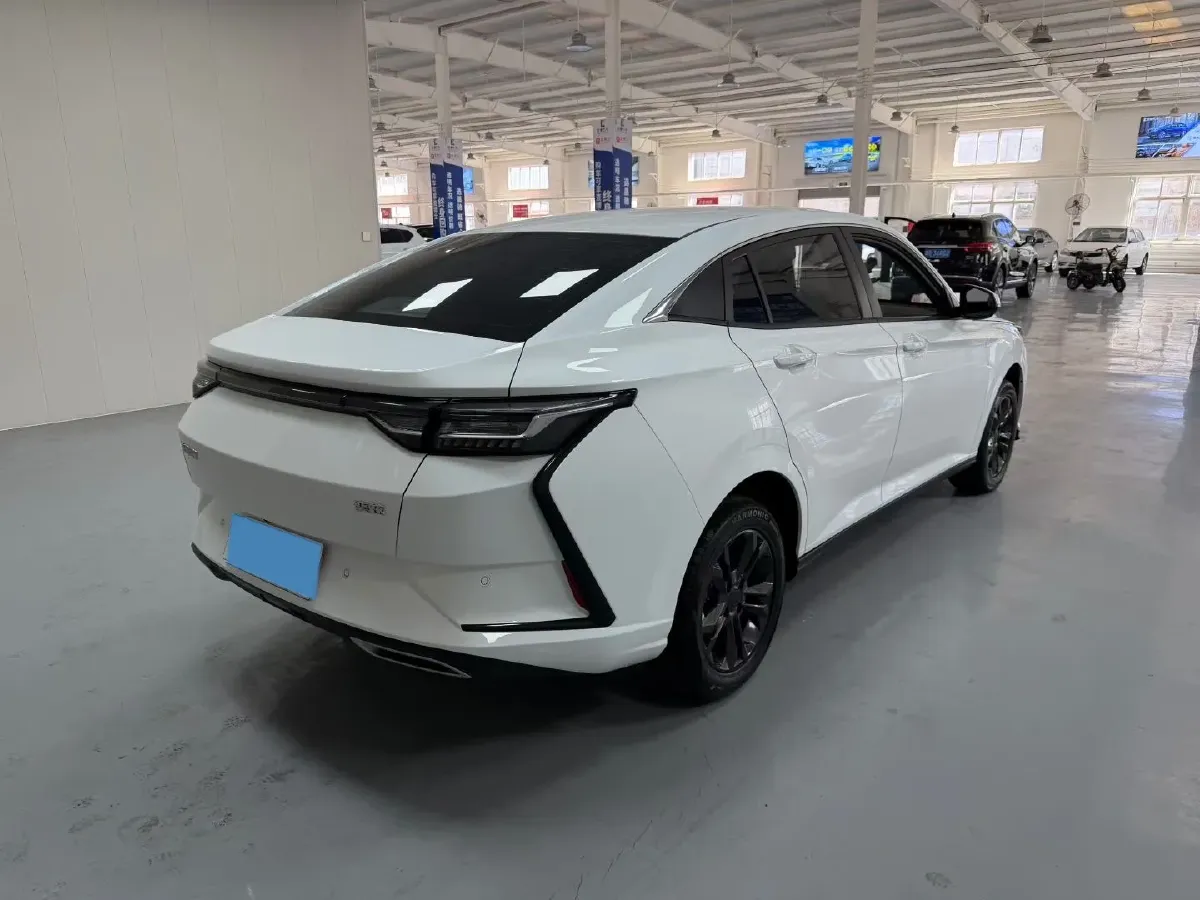 2025 DongFeng Aeolus YiXuan 1.5L 125HP L4 6DCT,autocango,china used car exporter,china ev exporter,chinese used car exporter,chinese used ev exporter