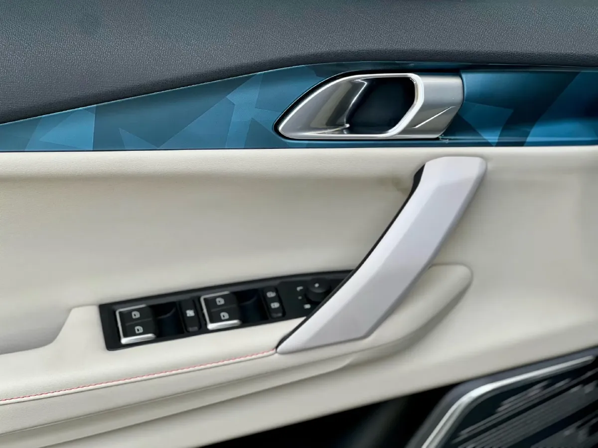 2020 LYNK&CO 06 1.5T 177HP L3 7DCT,autocango,china used car exporter,china ev exporter,chinese used car exporter,chinese used ev exporter