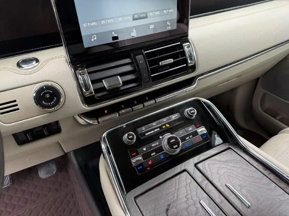 2018 Lincoln Navigator 3.5T 415HP V6 10AT,autocango,china used car exporter,china ev exporter,chinese used car exporter,chinese used ev exporter