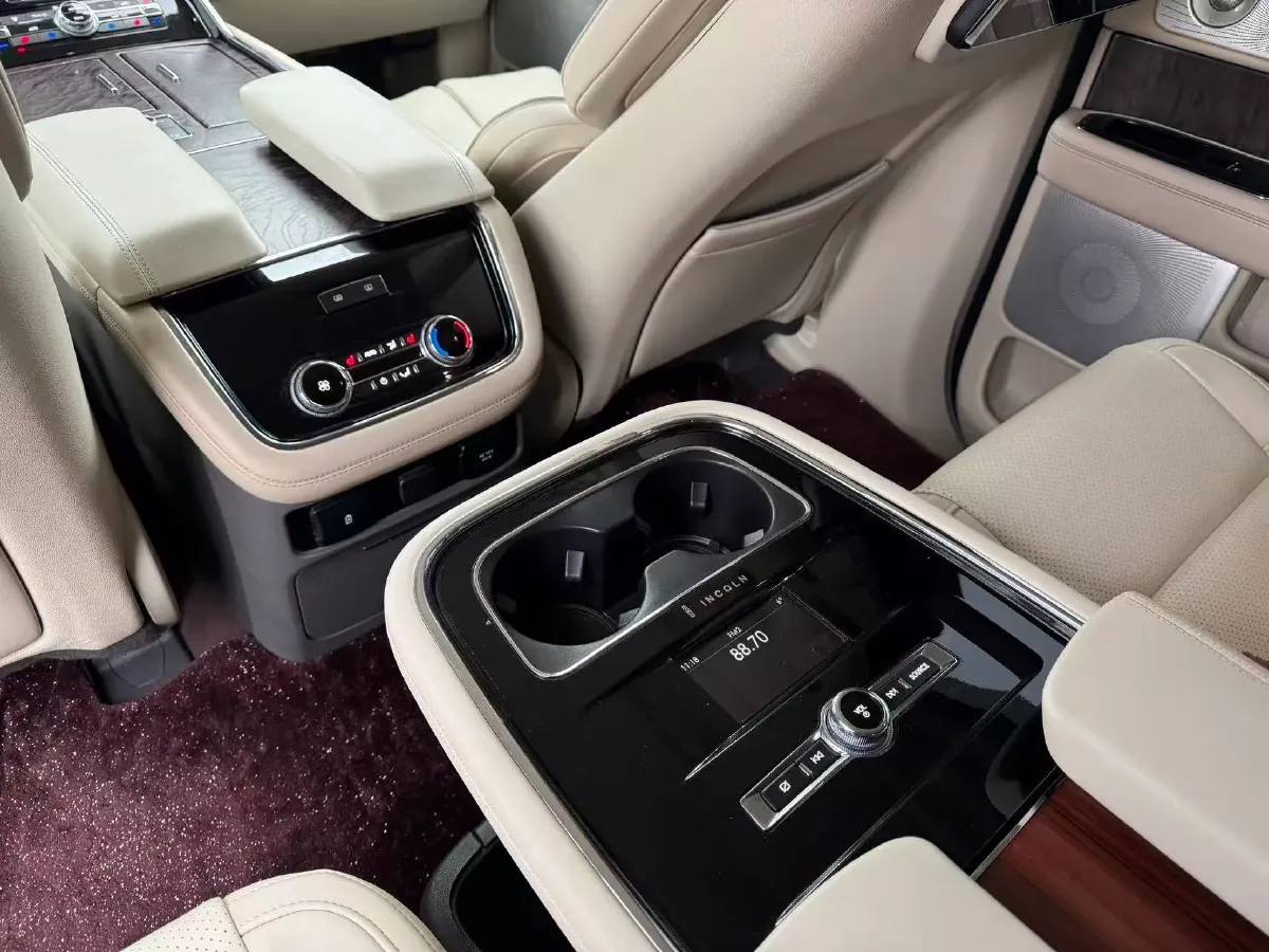 2018 Lincoln Navigator 3.5T 415HP V6 10AT,autocango,china used car exporter,china ev exporter,chinese used car exporter,chinese used ev exporter