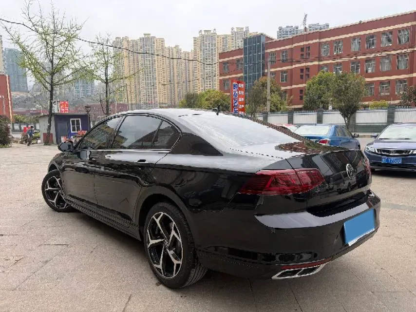 2023 Volkswagen Magotan 2.0T 186HP L4 7DCT,autocango,china used car exporter,china ev exporter,chinese used car exporter,chinese used ev exporter
