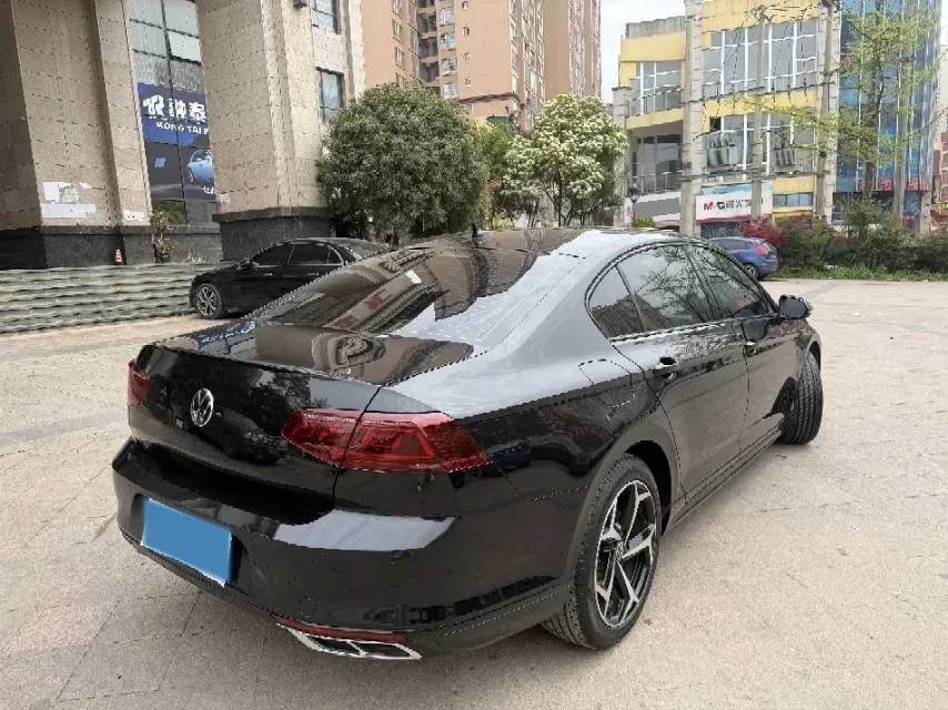 2023 Volkswagen Magotan 2.0T 186HP L4 7DCT,autocango,china used car exporter,china ev exporter,chinese used car exporter,chinese used ev exporter