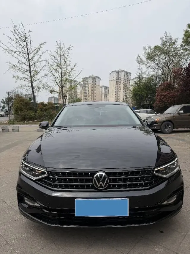 2023 Volkswagen Magotan 2.0T 186HP L4 7DCT,autocango,china used car exporter,china ev exporter,chinese used car exporter,chinese used ev exporter