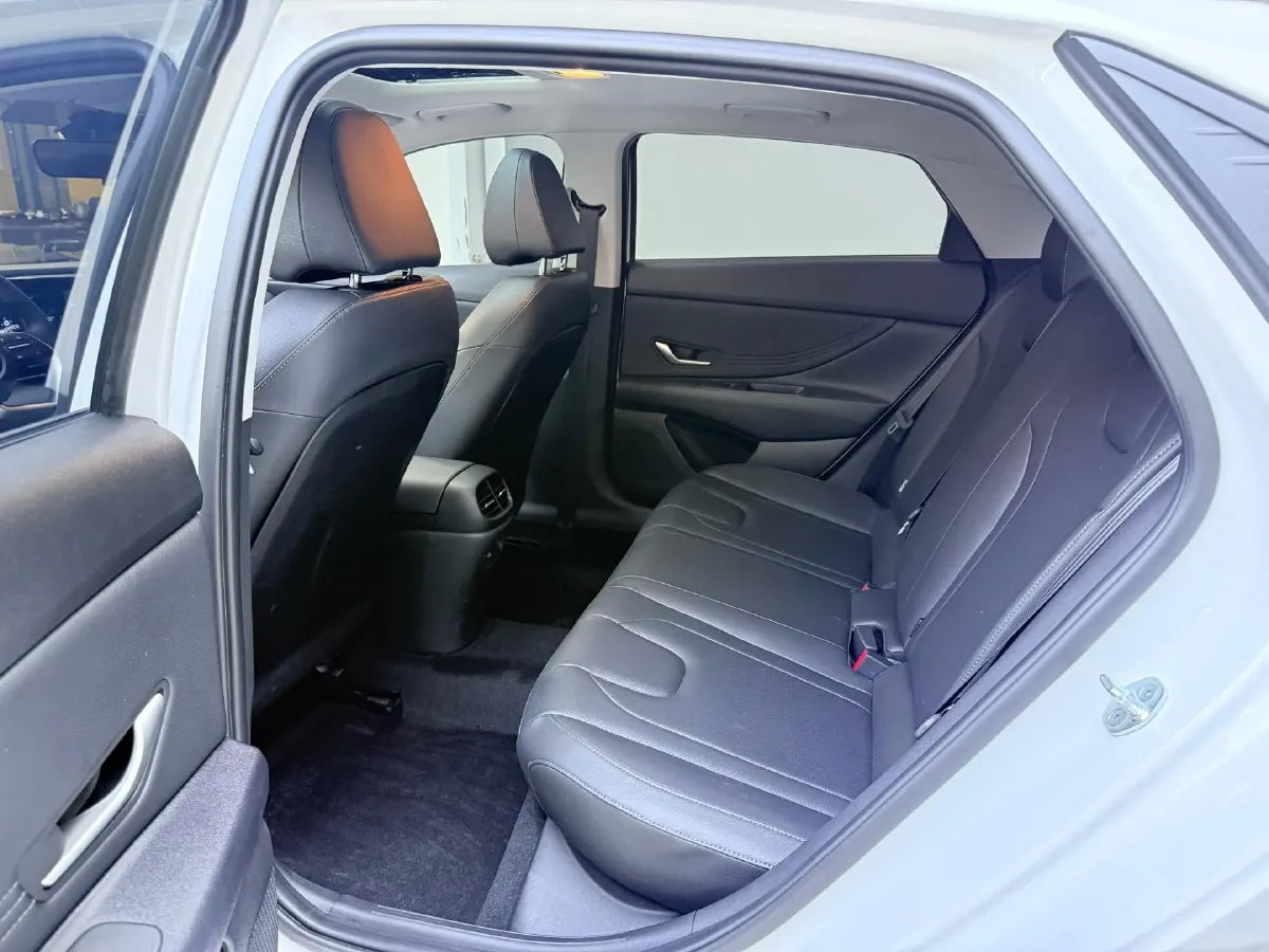 2022 Hyundai Elantra 1.5L 115HP L4 CVT,autocango,china used car exporter,china ev exporter,chinese used car exporter,chinese used ev exporter