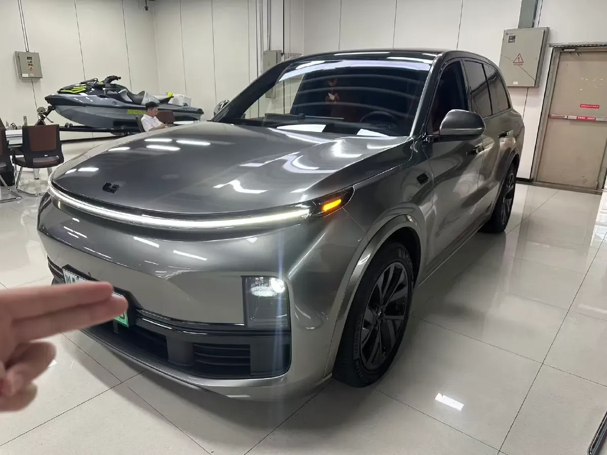 2023 Li L8 Range Extended 154HP REEV 40.9KWH,autocango,china used car exporter,china ev exporter,chinese used car exporter,chinese used ev exporter