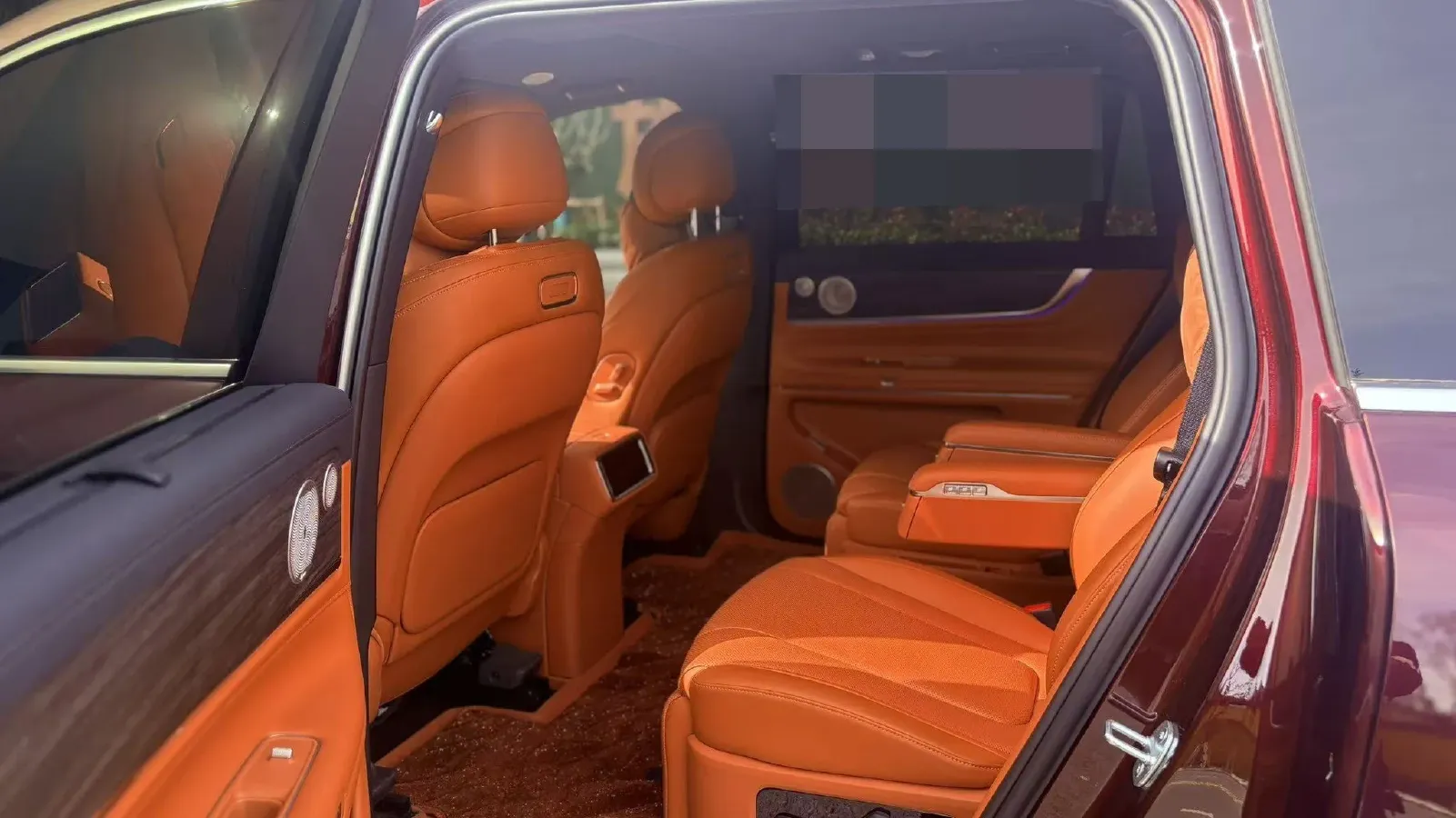 2025 AITO AITO M9 REEV 160HP REEV 52KWH,autocango,china used car exporter,china ev exporter,chinese used car exporter,chinese used ev exporter