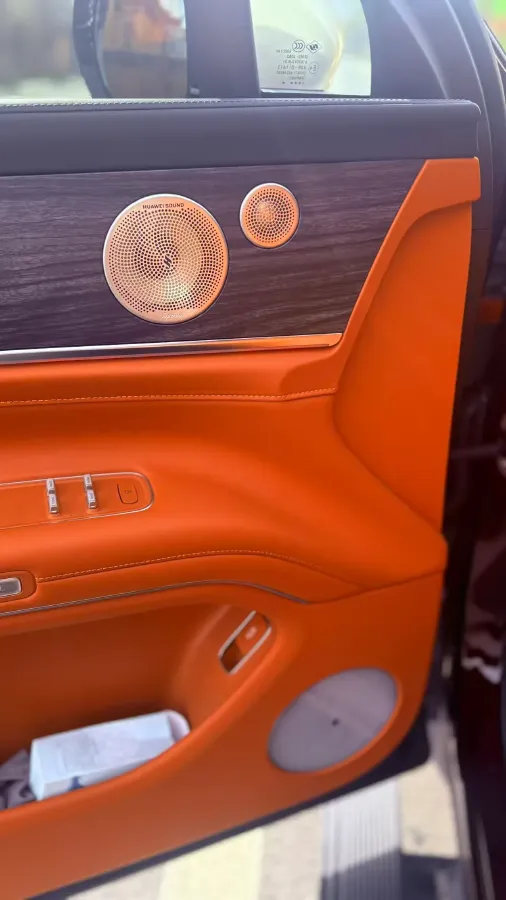 2025 AITO AITO M9 REEV 160HP REEV 52KWH,autocango,china used car exporter,china ev exporter,chinese used car exporter,chinese used ev exporter