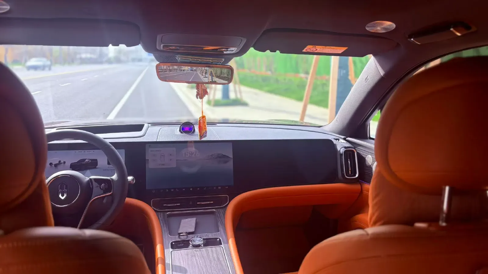 2025 AITO AITO M9 REEV 160HP REEV 52KWH,autocango,china used car exporter,china ev exporter,chinese used car exporter,chinese used ev exporter