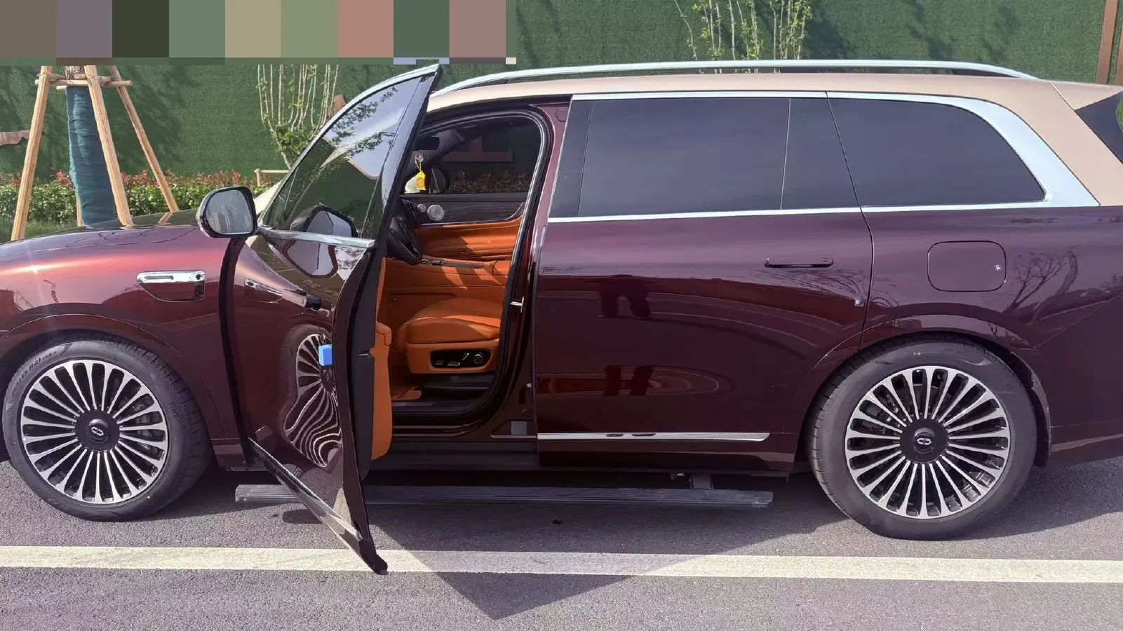 2025 AITO AITO M9 REEV 160HP REEV 52KWH,autocango,china used car exporter,china ev exporter,chinese used car exporter,chinese used ev exporter