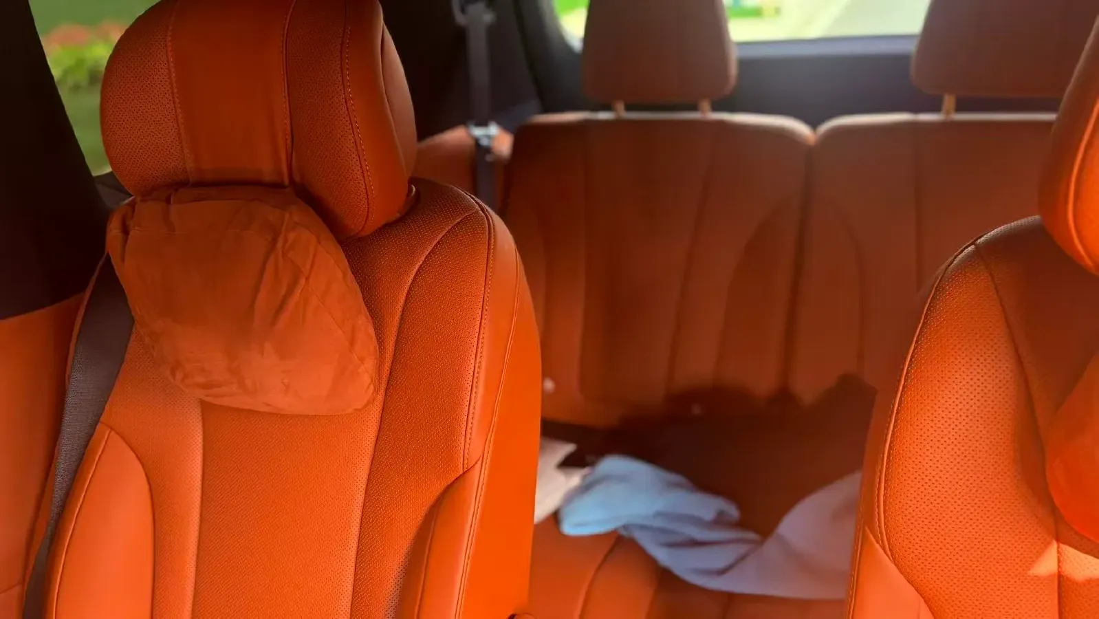 2025 AITO AITO M9 REEV 160HP REEV 52KWH,autocango,china used car exporter,china ev exporter,chinese used car exporter,chinese used ev exporter